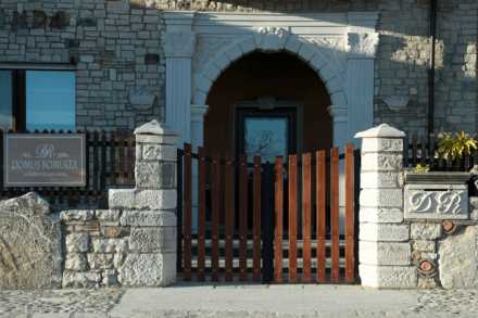 Entrata Domus Romulea